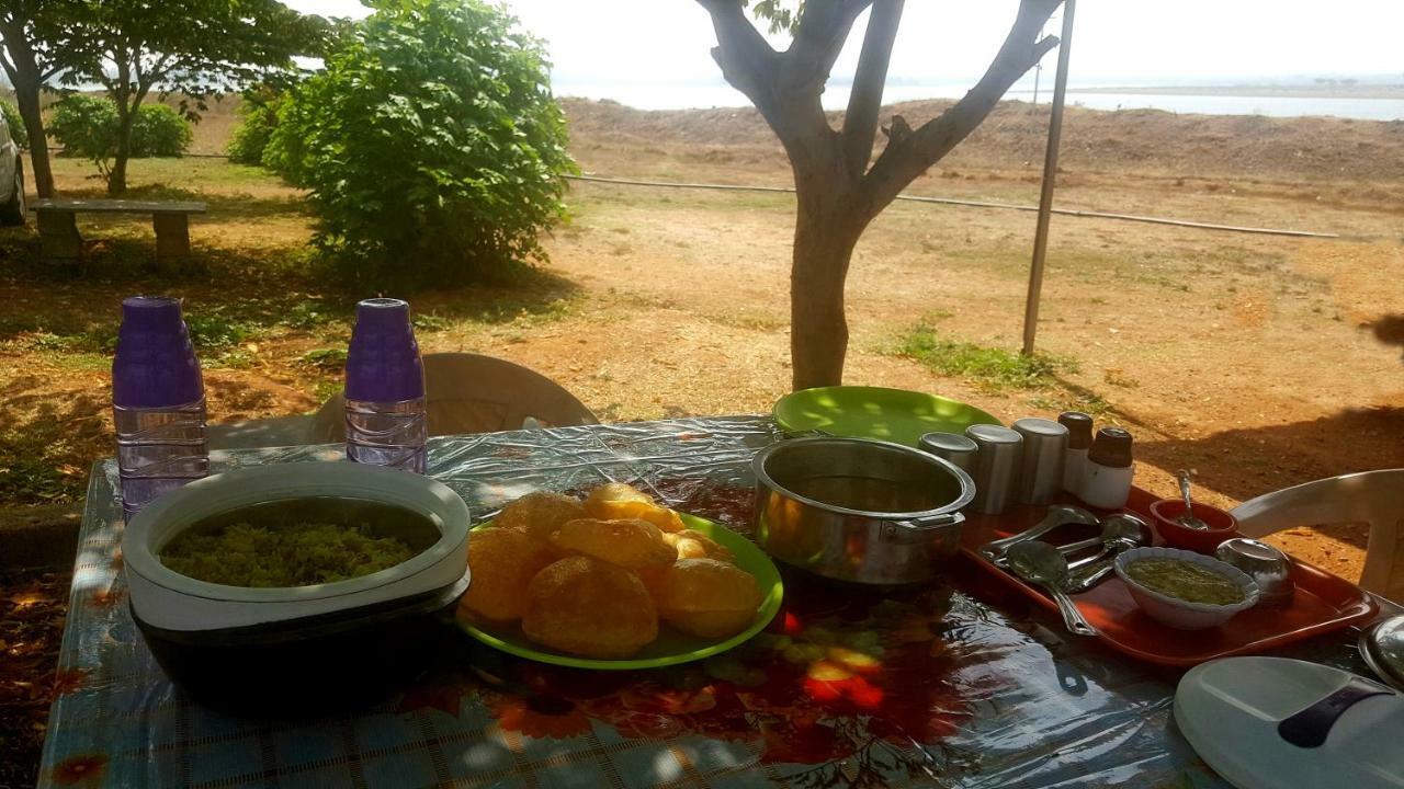 Jungle Trailz Kabini Bed and Breakfast Sargur Exterior foto
